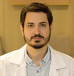 Dr. Olavo Arêas Saldanha - CRV Oftalmologia - Vitória -ES